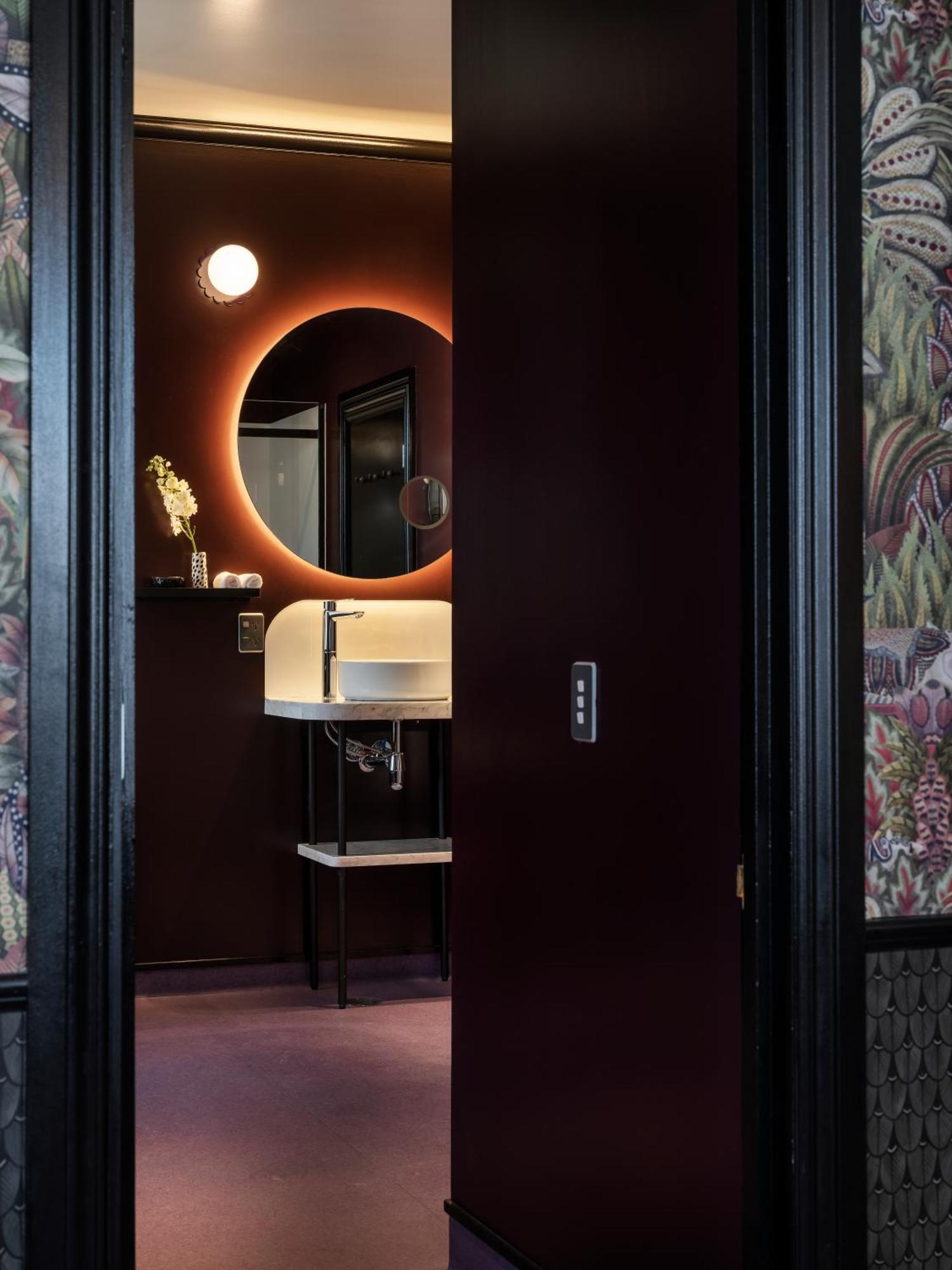 Naumi Studio Wellington Rum bild